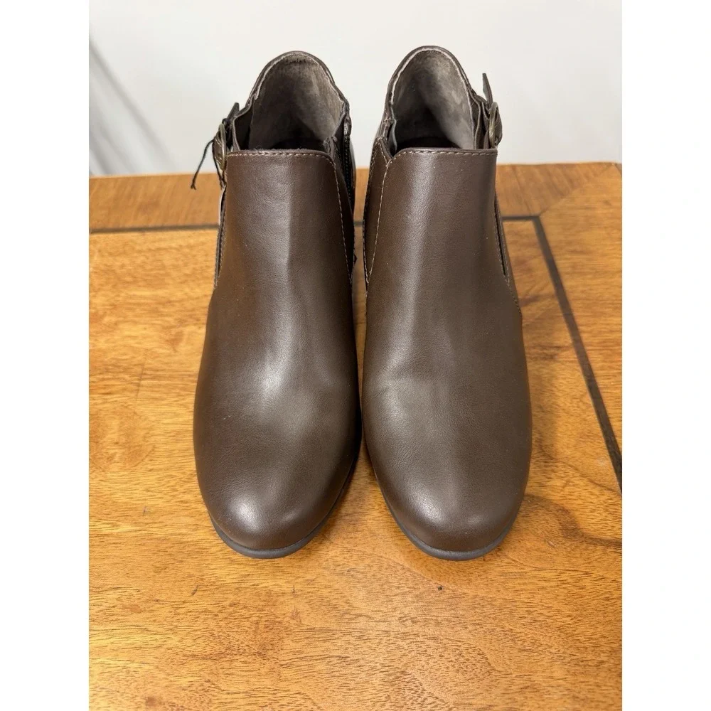 New Croft & Barrow Women's 6.5 ORTHOLITE ECO INES Brown Faux Leather Ankle Boot